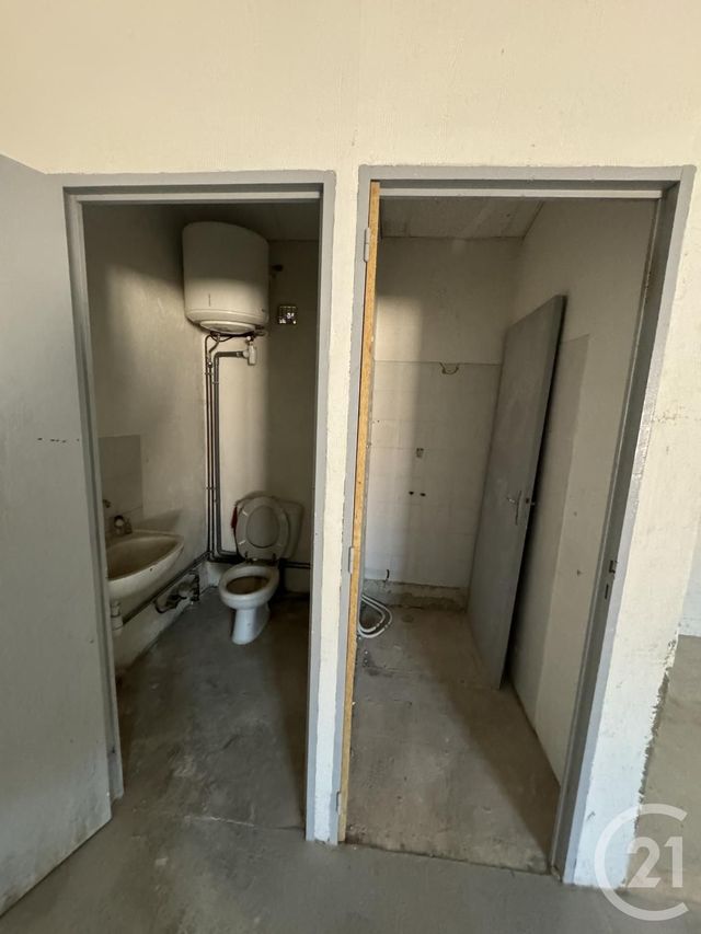 Local commercial à louer - 118.56 m2 - 13 - Bouches-du-Rhone