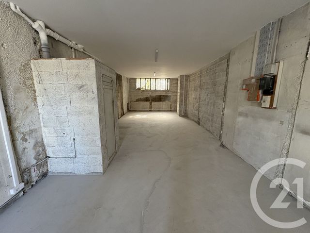 Local commercial à louer - 55.54 m2 - 13 - Bouches-du-Rhone