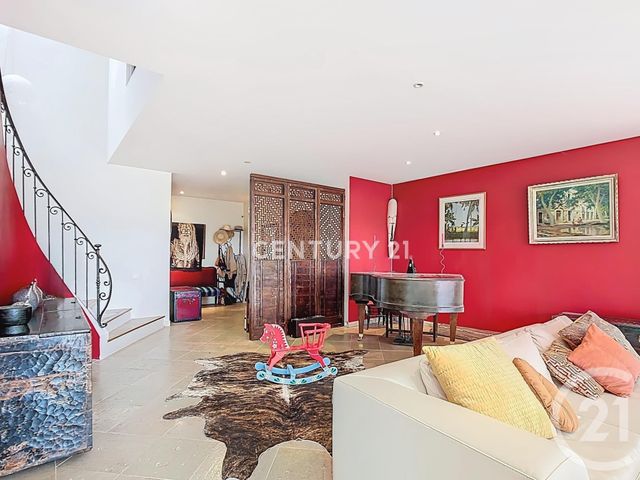 Maison à vendre - 8 pièces - 248 m2 - Aubagne - 13 - PROVENCE-ALPES-COTE-D-AZUR