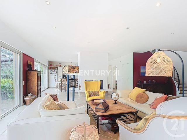 Maison à vendre - 8 pièces - 248 m2 - Aubagne - 13 - PROVENCE-ALPES-COTE-D-AZUR