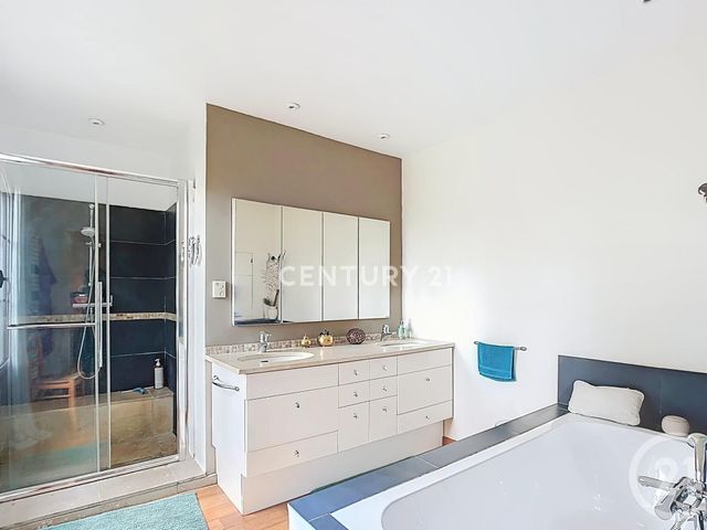 Maison à vendre - 8 pièces - 248 m2 - Aubagne - 13 - PROVENCE-ALPES-COTE-D-AZUR