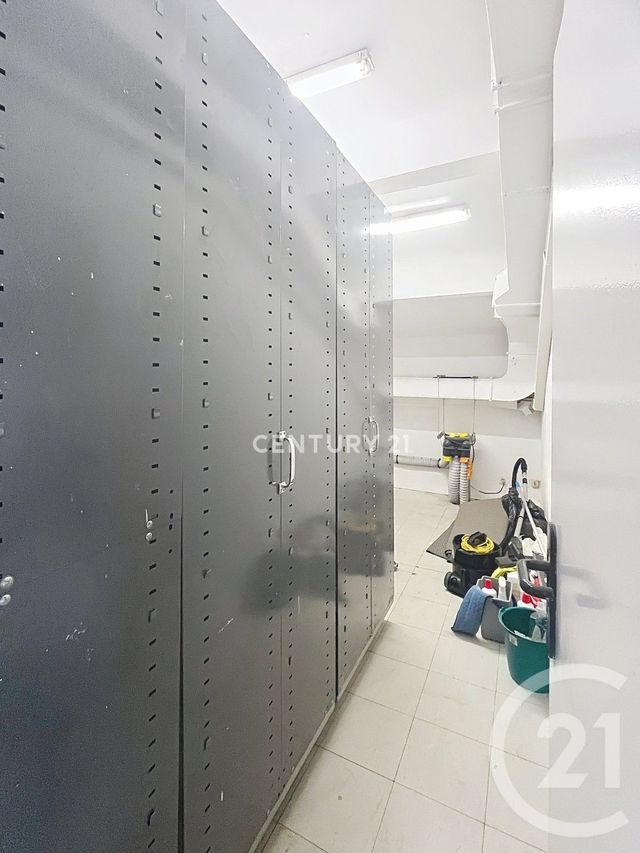 Local commercial à louer - 272.0 m2 - 13 - Bouches-du-Rhone