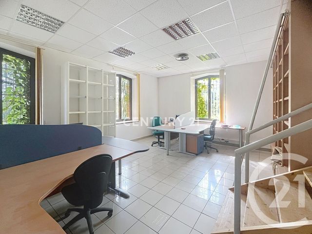 Local commercial à louer - 272.0 m2 - 13 - Bouches-du-Rhone