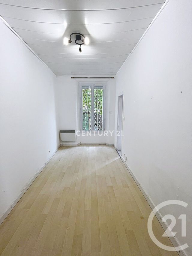 Maison à louer - 3 pièces - 70,37 m2 - Cuges Les Pins - 13 - PROVENCE-ALPES-COTE-D-AZUR