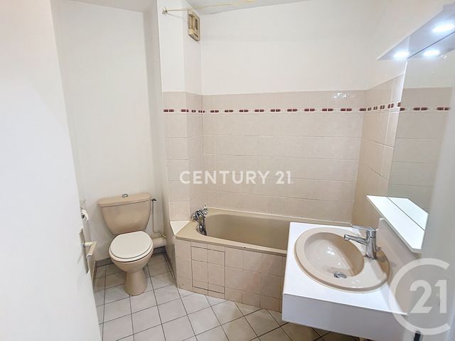 Appartement T2 &agrave; louer - 2 pi&egrave;ces - 48,35 m2 - Aubagne - 13 - PROVENCE-ALPES-COTE-D-AZUR