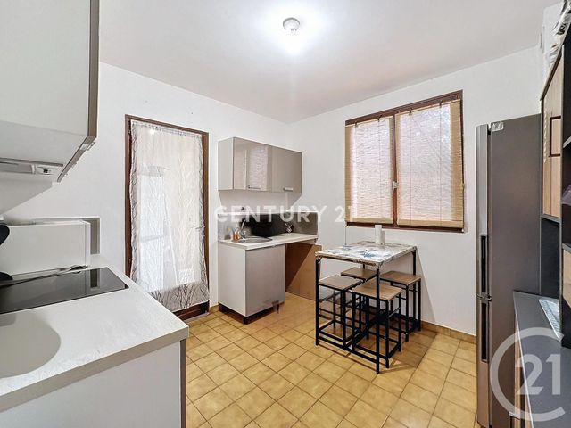 Appartement T2 à louer - 2 pièces - 62,70 m2 - Aubagne - 13 - PROVENCE-ALPES-COTE-D-AZUR