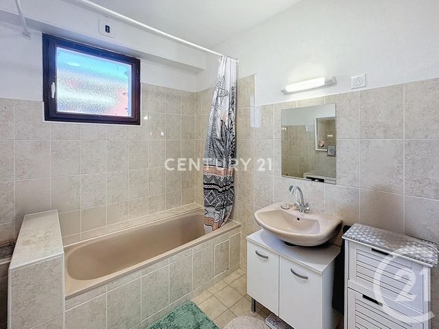 Appartement T2 à louer - 2 pièces - 62,70 m2 - Aubagne - 13 - PROVENCE-ALPES-COTE-D-AZUR