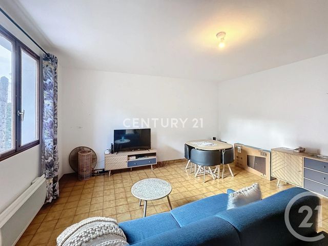 Appartement T2 à louer - 2 pièces - 62,70 m2 - Aubagne - 13 - PROVENCE-ALPES-COTE-D-AZUR