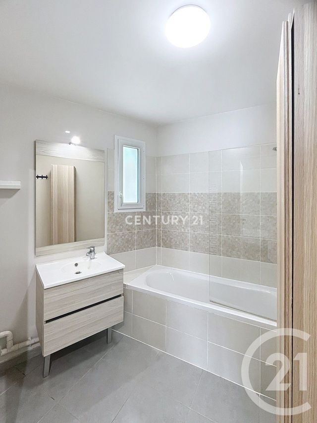 Appartement a louer aubagne - 3 pièce(s) - 61.4 m2 - Surfyn