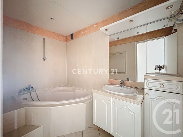 Appartement F4 &agrave; vendre - 4 pi&egrave;ces - 83,69 m2 - Aubagne - 13 - PROVENCE-ALPES-COTE-D-AZUR