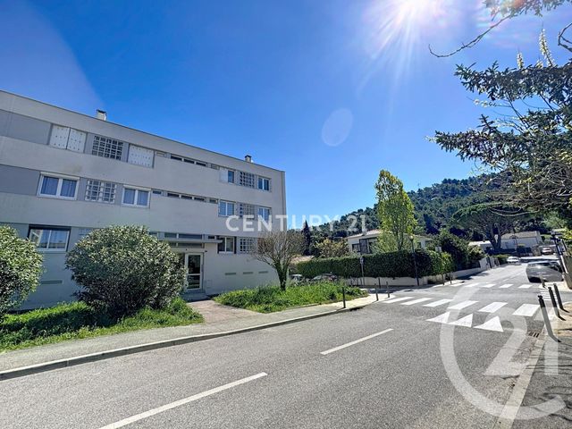 Appartement T3 &agrave; louer - 3 pi&egrave;ces - 59,32 m2 - Carnoux En Provence - 13 - PROVENCE-ALPES-COTE-D-AZUR