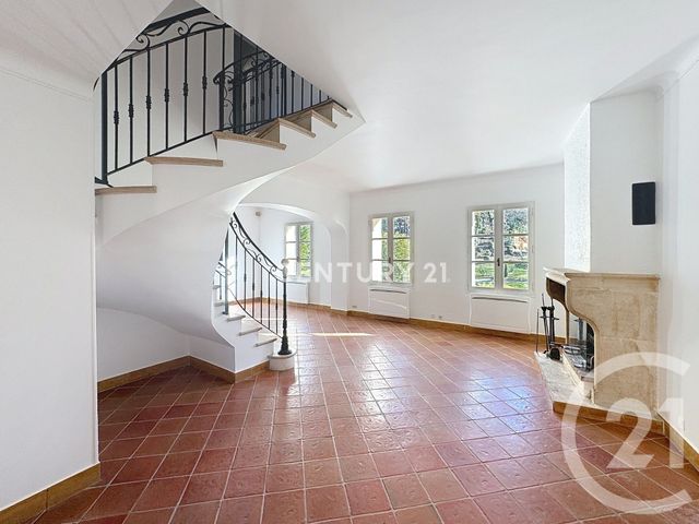 Maison &agrave; louer - 4 pi&egrave;ces - 167,79 m2 - Aubagne - 13 - PROVENCE-ALPES-COTE-D-AZUR