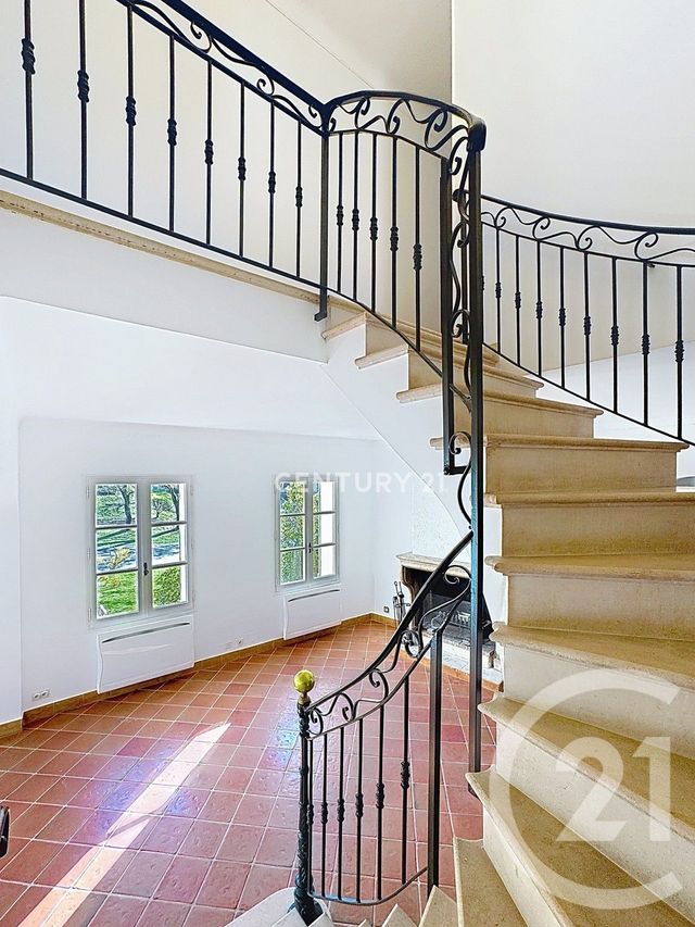 Maison &agrave; louer - 4 pi&egrave;ces - 167,79 m2 - Aubagne - 13 - PROVENCE-ALPES-COTE-D-AZUR