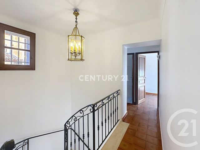 Maison &agrave; louer - 4 pi&egrave;ces - 167,79 m2 - Aubagne - 13 - PROVENCE-ALPES-COTE-D-AZUR