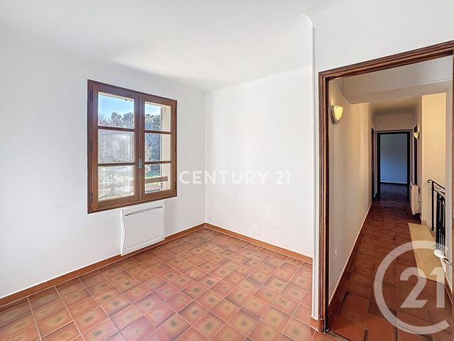 Maison &agrave; louer - 4 pi&egrave;ces - 167,79 m2 - Aubagne - 13 - PROVENCE-ALPES-COTE-D-AZUR