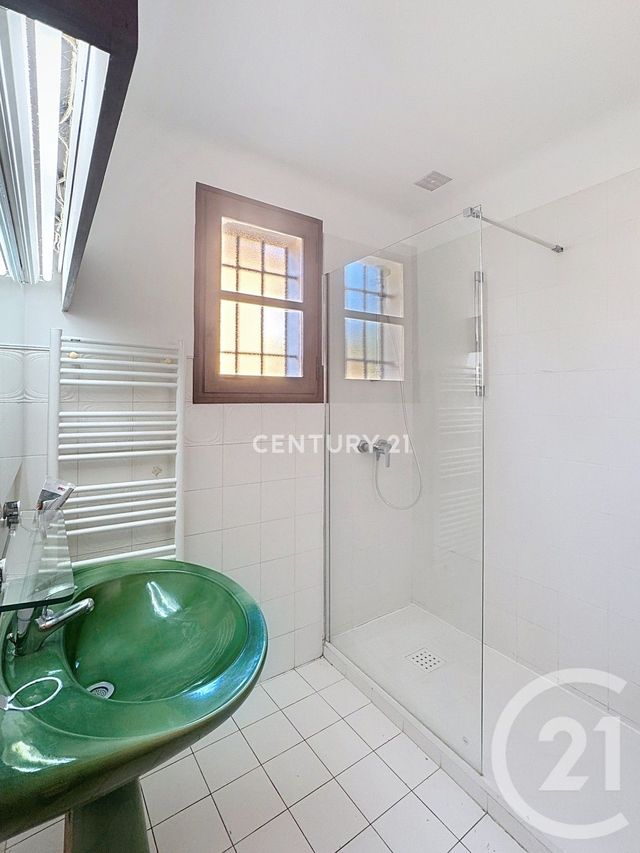 Maison &agrave; louer - 4 pi&egrave;ces - 167,79 m2 - Aubagne - 13 - PROVENCE-ALPES-COTE-D-AZUR