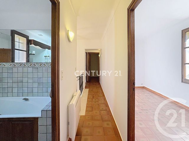 Maison &agrave; louer - 4 pi&egrave;ces - 167,79 m2 - Aubagne - 13 - PROVENCE-ALPES-COTE-D-AZUR