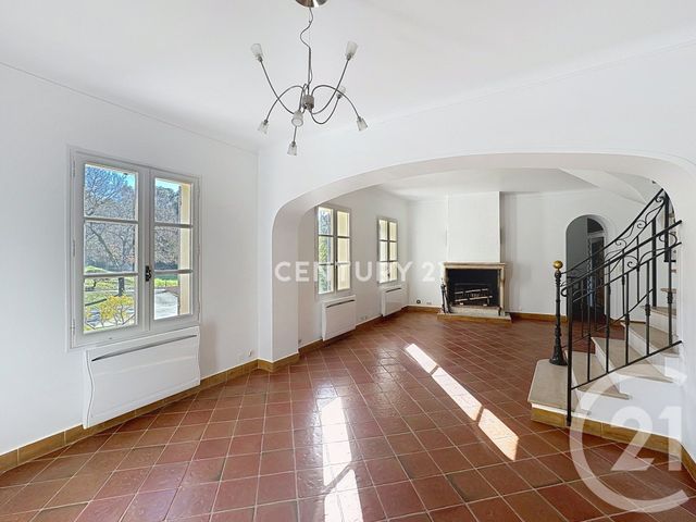 Maison &agrave; louer - 4 pi&egrave;ces - 167,79 m2 - Aubagne - 13 - PROVENCE-ALPES-COTE-D-AZUR