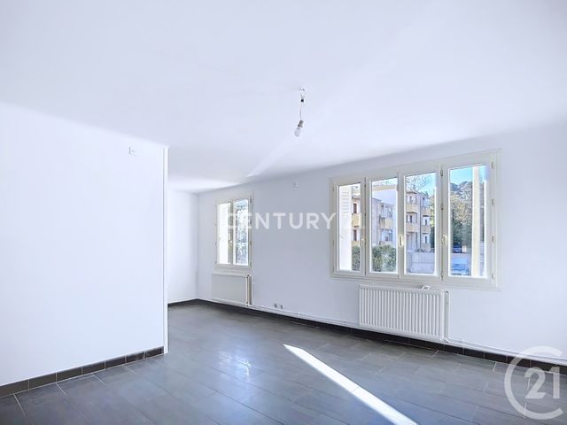 Appartement à vendre - 4 pièces - 72 m2 - Aubagne - 13 - PROVENCE-ALPES-COTE-D-AZUR