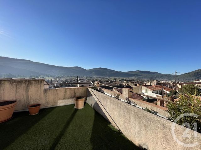 Maison à louer - 4 pièces - 94,05 m2 - Cuges Les Pins - 13 - PROVENCE-ALPES-COTE-D-AZUR