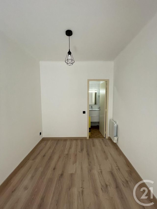 Appartement Studio &agrave; louer - 1 pi&egrave;ce - 24,24 m2 - Aubagne - 13 - PROVENCE-ALPES-COTE-D-AZUR