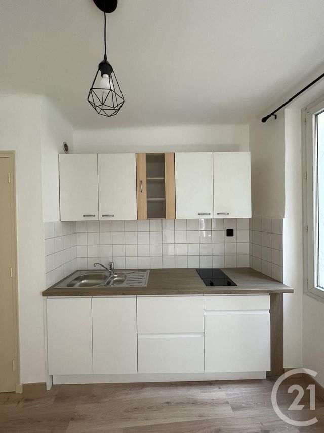 Appartement Studio &agrave; louer - 1 pi&egrave;ce - 24,24 m2 - Aubagne - 13 - PROVENCE-ALPES-COTE-D-AZUR