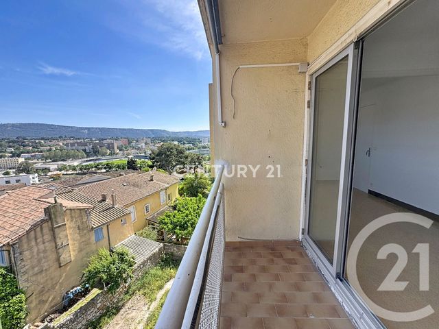 Appartement F3 &agrave; louer - 3 pi&egrave;ces - 63,53 m2 - Aubagne - 13 - PROVENCE-ALPES-COTE-D-AZUR