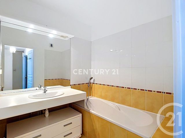 Appartement F4 &agrave; vendre - 4 pi&egrave;ces - 80,06 m2 - Aubagne - 13 - PROVENCE-ALPES-COTE-D-AZUR