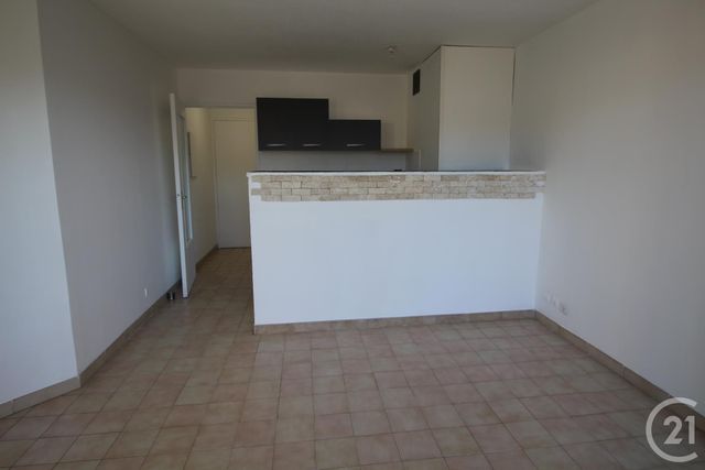 Appartement Studio &agrave; louer - 1 pi&egrave;ce - 27,09 m2 - Aubagne - 13 - PROVENCE-ALPES-COTE-D-AZUR