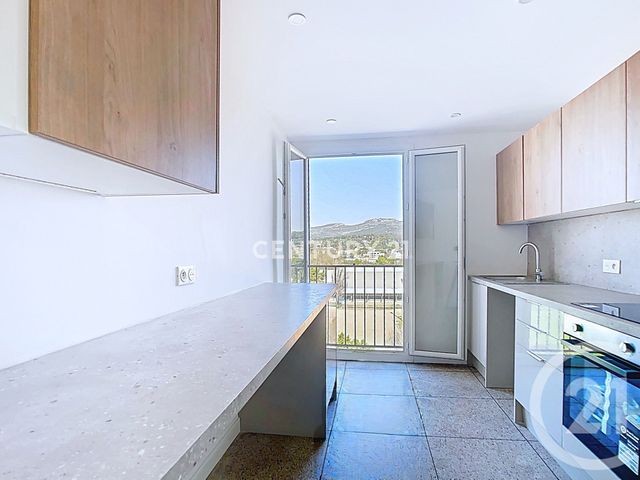 Appartement F4/5 &agrave; vendre - 5 pi&egrave;ces - 80,34 m2 - La Penne Sur Huveaune - 13 - PROVENCE-ALPES-COTE-D-AZUR