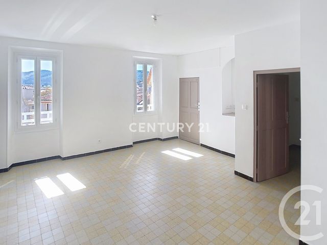 Appartement &agrave; louer - 3 pi&egrave;ces - 84,20 m2 - Aubagne - 13 - PROVENCE-ALPES-COTE-D-AZUR