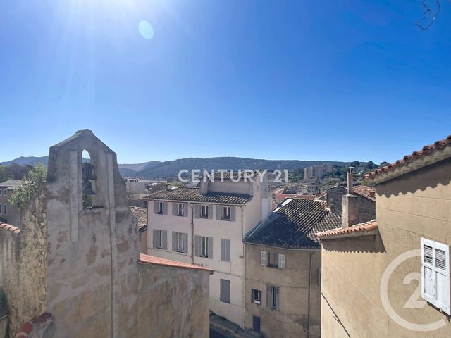 Appartement &agrave; louer - 3 pi&egrave;ces - 84,20 m2 - Aubagne - 13 - PROVENCE-ALPES-COTE-D-AZUR