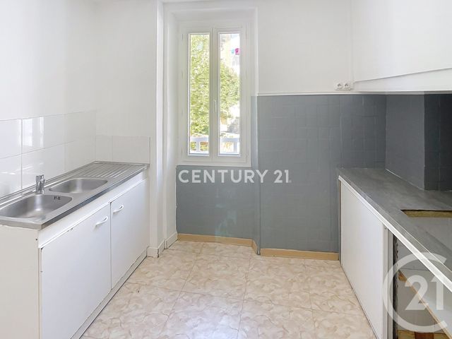 Appartement &agrave; louer - 3 pi&egrave;ces - 84,20 m2 - Aubagne - 13 - PROVENCE-ALPES-COTE-D-AZUR