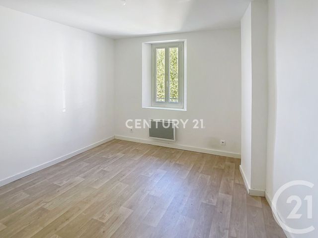 Appartement &agrave; louer - 3 pi&egrave;ces - 84,20 m2 - Aubagne - 13 - PROVENCE-ALPES-COTE-D-AZUR