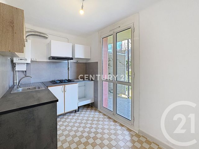Appartement T4 &agrave; louer - 4 pi&egrave;ces - 75,14 m2 - Aubagne - 13 - PROVENCE-ALPES-COTE-D-AZUR