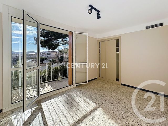 Appartement T4 &agrave; louer - 4 pi&egrave;ces - 75,14 m2 - Aubagne - 13 - PROVENCE-ALPES-COTE-D-AZUR