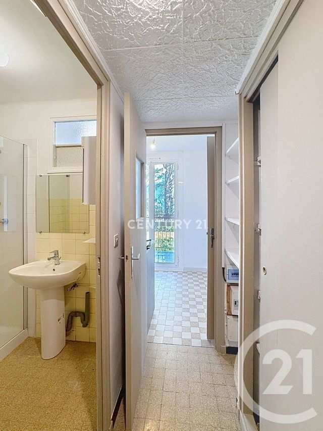 Appartement T4 &agrave; louer - 4 pi&egrave;ces - 75,14 m2 - Aubagne - 13 - PROVENCE-ALPES-COTE-D-AZUR