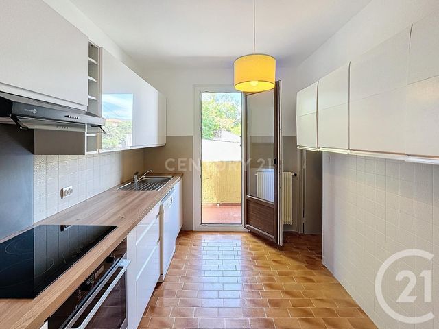 Appartement T4 &agrave; louer - 4 pi&egrave;ces - 76,26 m2 - Aubagne - 13 - PROVENCE-ALPES-COTE-D-AZUR
