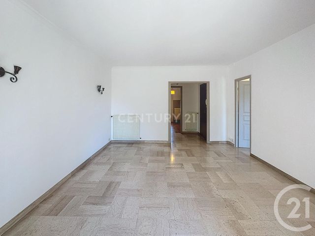 Appartement T4 &agrave; louer - 4 pi&egrave;ces - 76,26 m2 - Aubagne - 13 - PROVENCE-ALPES-COTE-D-AZUR