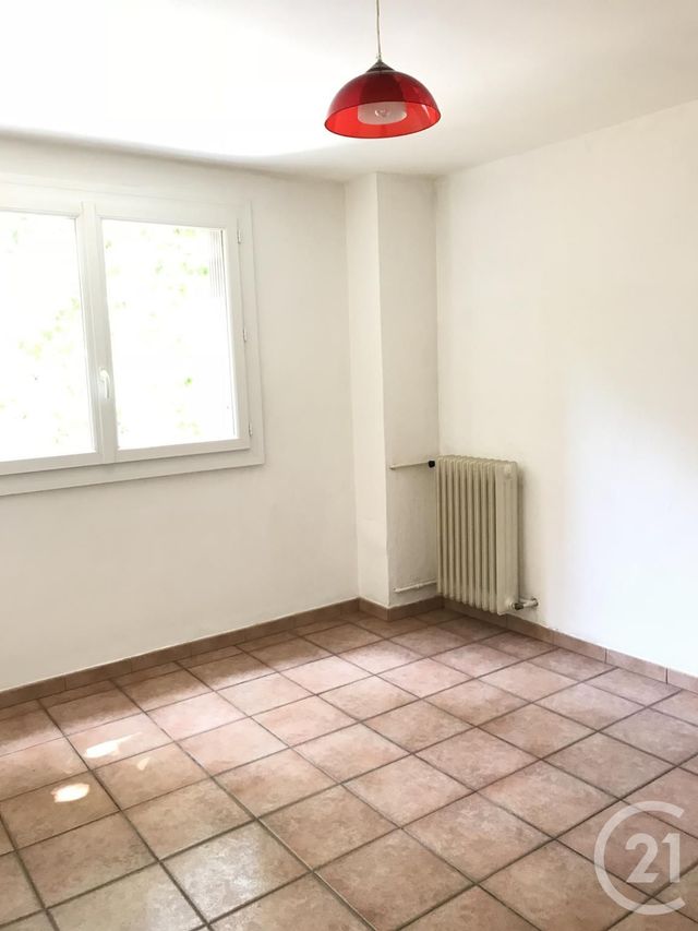 Appartement T2 &agrave; louer - 2 pi&egrave;ces - 44,89 m2 - Marseille - 13011 - PROVENCE-ALPES-COTE-D-AZUR