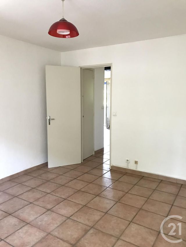 Appartement T2 &agrave; louer - 2 pi&egrave;ces - 44,89 m2 - Marseille - 13011 - PROVENCE-ALPES-COTE-D-AZUR