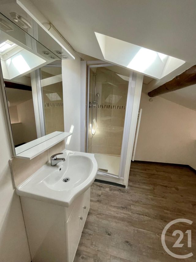 Appartement T2 &agrave; louer - 2 pi&egrave;ces - 39,72 m2 - Roquefort La Bedoule - 13 - PROVENCE-ALPES-COTE-D-AZUR