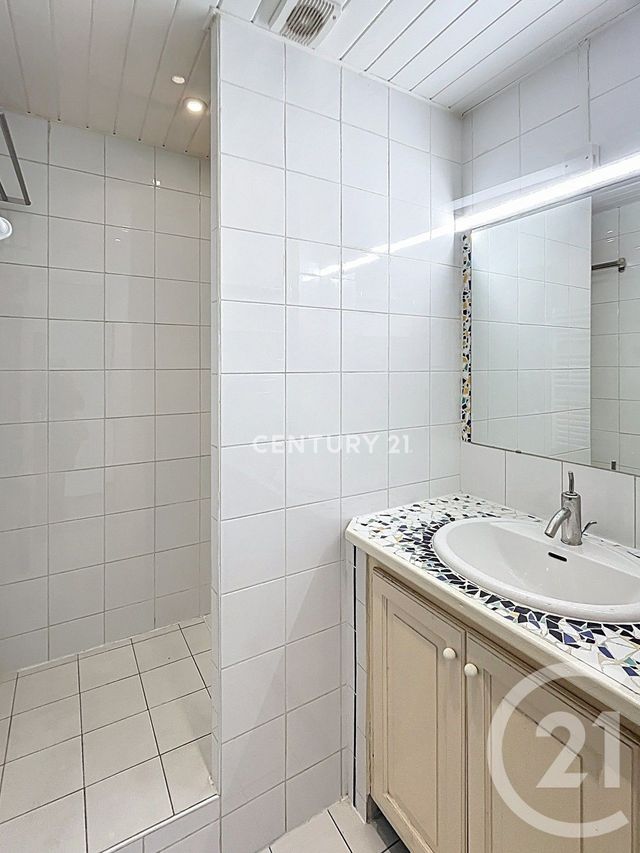 Appartement T2 &agrave; louer - 2 pi&egrave;ces - 40,61 m2 - Aubagne - 13 - PROVENCE-ALPES-COTE-D-AZUR