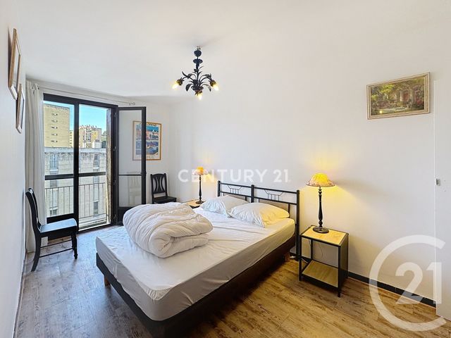 Appartement T3 &agrave; louer - 3 pi&egrave;ces - 70,70 m2 - Aubagne - 13 - PROVENCE-ALPES-COTE-D-AZUR