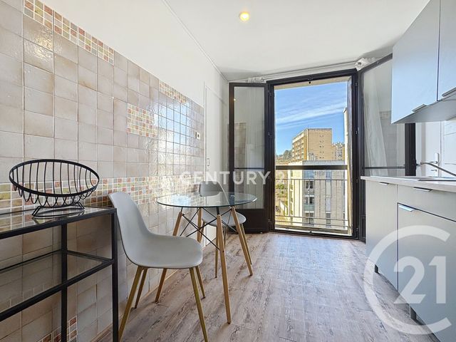 Appartement T3 &agrave; louer - 3 pi&egrave;ces - 70,70 m2 - Aubagne - 13 - PROVENCE-ALPES-COTE-D-AZUR