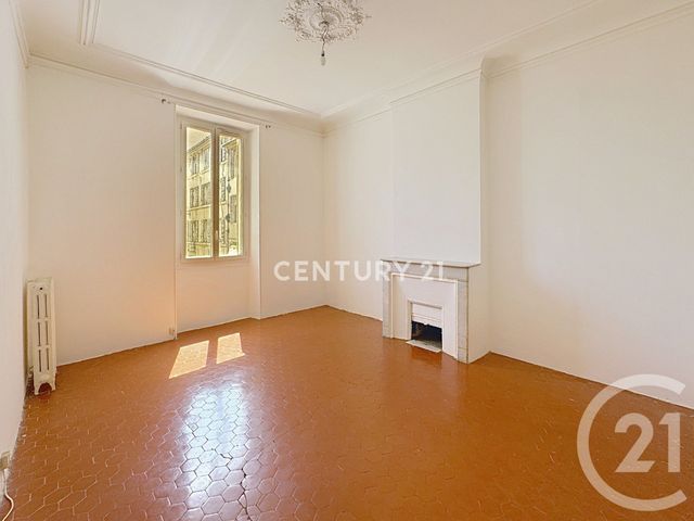 Appartement T4 &agrave; louer - 4 pi&egrave;ces - 110,51 m2 - Marseille - 13007 - PROVENCE-ALPES-COTE-D-AZUR