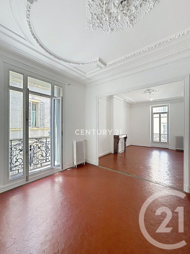 Appartement T4 &agrave; louer - 4 pi&egrave;ces - 110,51 m2 - Marseille - 13007 - PROVENCE-ALPES-COTE-D-AZUR