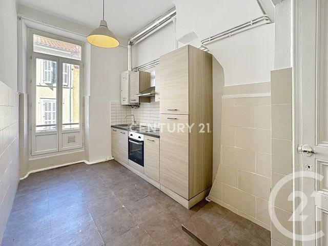 Appartement T4 &agrave; louer - 4 pi&egrave;ces - 110,51 m2 - Marseille - 13007 - PROVENCE-ALPES-COTE-D-AZUR