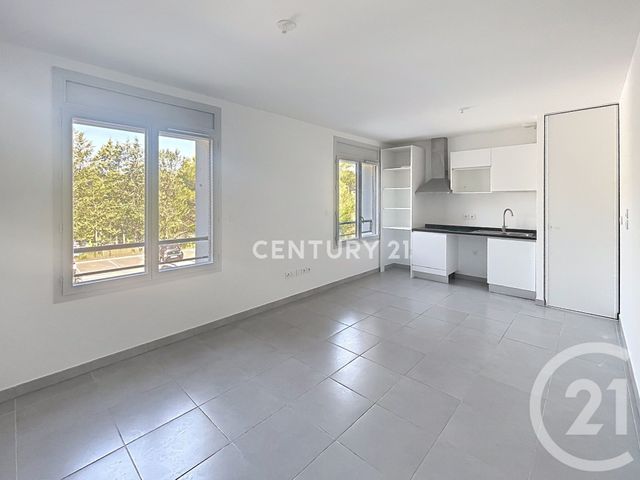 Appartement T1 &agrave; louer - 1 pi&egrave;ce - 30,35 m2 - Peypin - 13 - PROVENCE-ALPES-COTE-D-AZUR