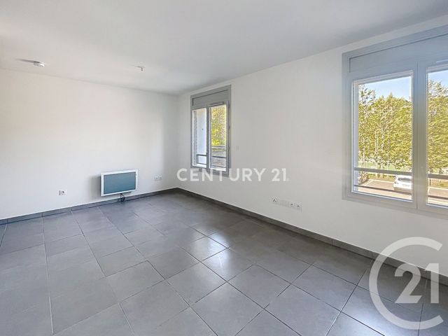Appartement T1 &agrave; louer - 1 pi&egrave;ce - 30,35 m2 - Peypin - 13 - PROVENCE-ALPES-COTE-D-AZUR